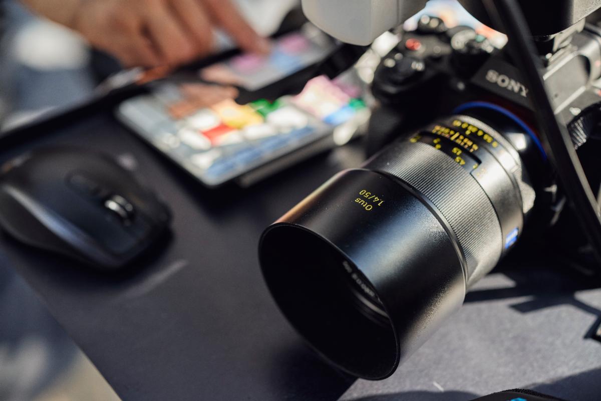 El Otus 1.4/50 en una cámara mirrorless Sony. 