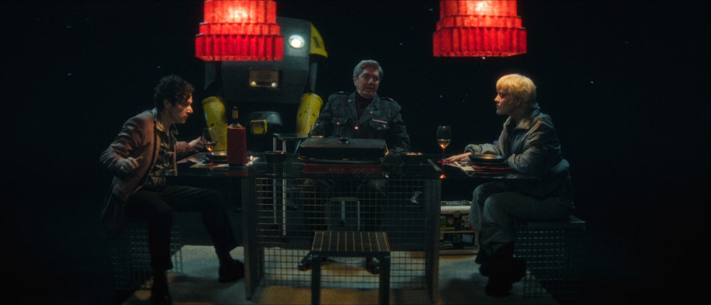 Fotograma de la comedia musical Cuántica Rave.