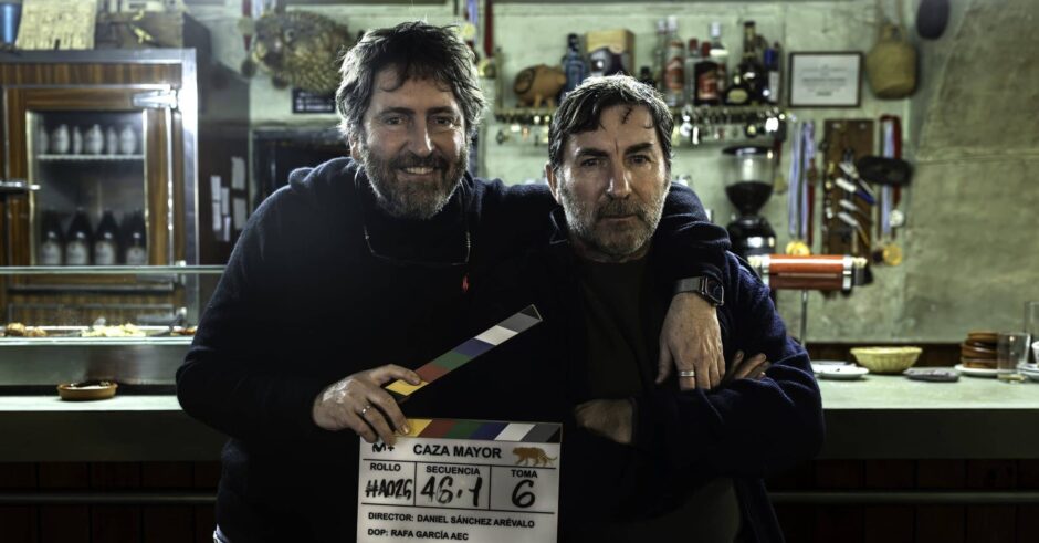 Antonio de la Torre y Daniel Sánchez Arevalo en el rodaje de 'Caza mayor'.