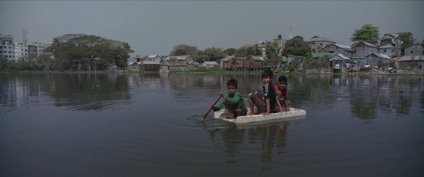 Durante la posproducción de color, realizada por Jorge Jesús, se acentuó el tono dramático de los cielos.